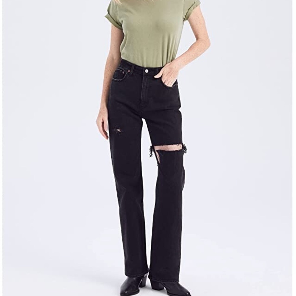 Abercrombie Women's 90s Ultra High Rise Relaxed Jeans 28